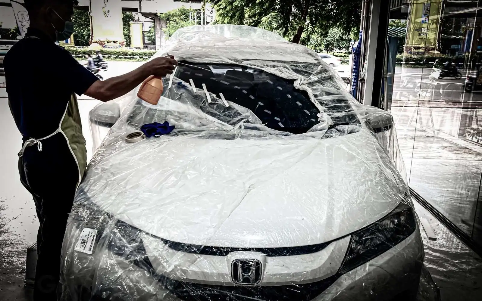 ฝนตกน้ำเข้ารถ ? น้ำรั่วซึมเข้ากระจกหน้ารถ ? และวิธีซ่อมเอง