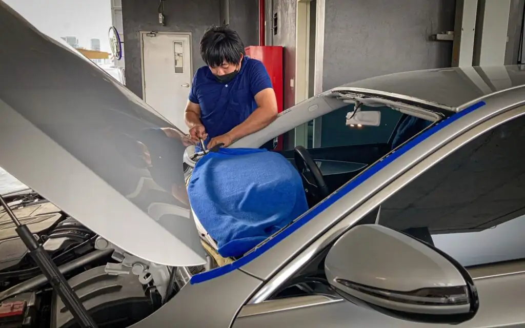 เปลี่ยนกระจกรถยนต์ Mercedes-Benz