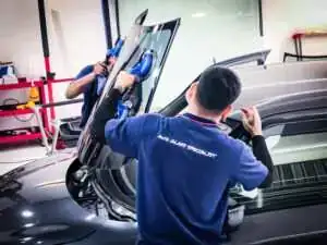 เปลี่ยนกระจกรถยนต์ Mercedes-Benz