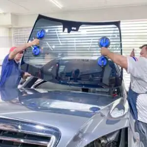 เปลี่ยนกระจกรถยนต์ Mercedes-Benz